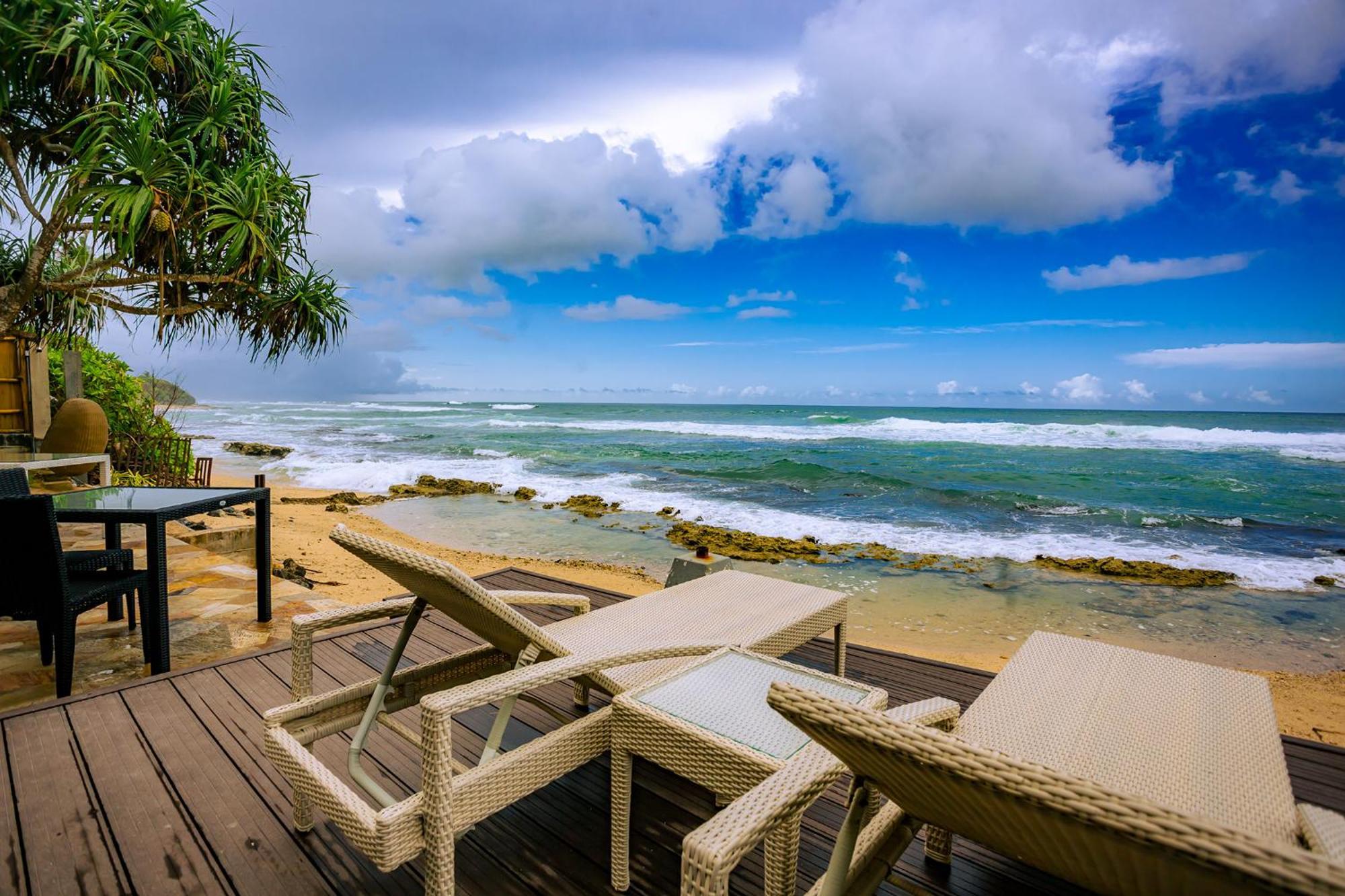 Beach & Bliss Mirissa Hotel Exterior photo